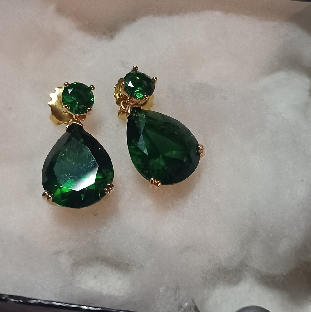 New Emerald  and gold earrings!